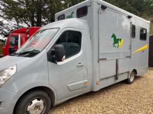 4.5tn Renault Master Horsebox Coach Built