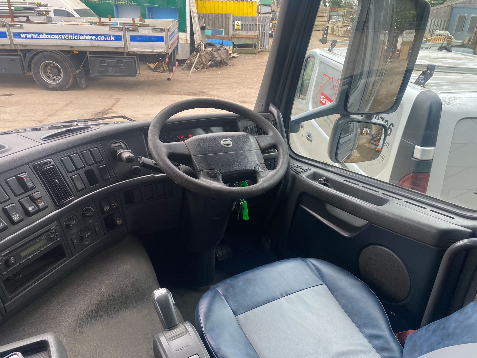 
								lovel Volvo FM 18tn Horsebox full									